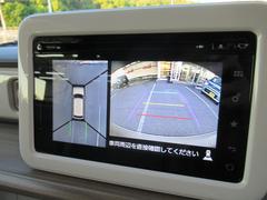 【全周囲カメラ】真上から車を見たようにモニターで確認ができる。是非実際の車で体感してみてください。 4