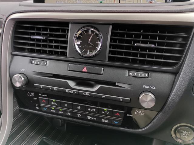ＲＸ ＲＸ３００　バージョンＬ　全周囲カメラ　クリアランスソナー　オートクルーズコントロール　レーンアシスト　パワーシート　衝突被害軽減システム　サンルーフ　ナビ　オートマチックハイビーム　ＬＥＤヘッドランプ　電動リアゲート（6枚目）