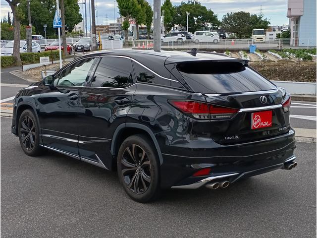 ＲＸ ＲＸ３００　バージョンＬ　全周囲カメラ　クリアランスソナー　オートクルーズコントロール　レーンアシスト　パワーシート　衝突被害軽減システム　サンルーフ　ナビ　オートマチックハイビーム　ＬＥＤヘッドランプ　電動リアゲート（17枚目）