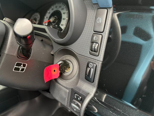 ＦＪクルーザー カラーパッケージ　アップル保証　ワンオーナー　禁煙車　純正ナビ　フルセグ　バックカメラ　ＴＲＤ社外アルミ　　ＴＲＤサイドマフラー　ＢＩＬＳＴＥＩＮサス　ＥＴＣ　クルコン　サイドエアバッグ　ソナー　レカロシート（25枚目）