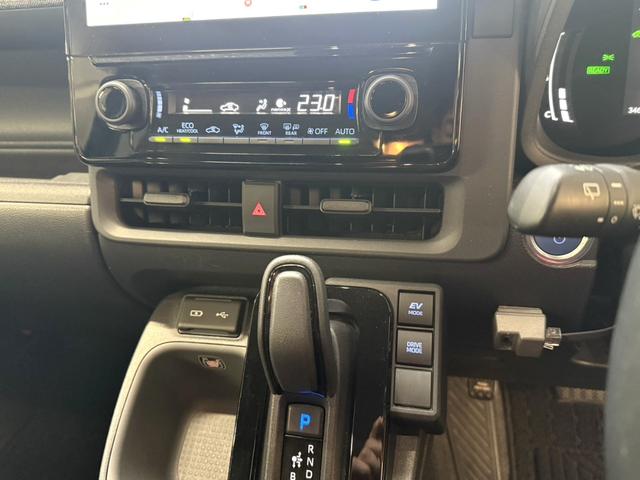 シエンタ ハイブリッドＺ　禁煙車　ワンオーナー　純正ナビＴＶ　フルセグ　バックモニター　ＥＴＣ　両側電動スライドドア　シートヒーター　ステアリングヒーター　ＬＥＤヘッド　天井サーキュレーター　ナノイーＸ　追従走行　レーンキープ（34枚目）