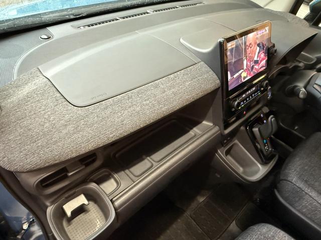 シエンタ ハイブリッドＺ　禁煙車　ワンオーナー　純正ナビＴＶ　フルセグ　バックモニター　ＥＴＣ　両側電動スライドドア　シートヒーター　ステアリングヒーター　ＬＥＤヘッド　天井サーキュレーター　ナノイーＸ　追従走行　レーンキープ（52枚目）