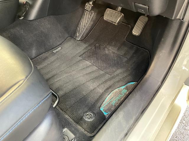 プリウス Ｓツーリングセレクション　アップル保証１年付き　禁煙車　セーフティセンス　ドラレコ　純正ナビ　フルセグ　バックカメラ　モデリスタフルエアロ　ＣＩＬＦＯＲＤセキュリティ　シートヒーター　クルコン　デジタルインナーミラー　ＥＴＣ（44枚目）
