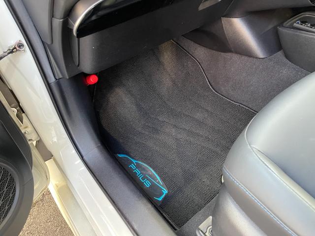 プリウス Ｓツーリングセレクション　アップル保証１年付き　禁煙車　セーフティセンス　ドラレコ　純正ナビ　フルセグ　バックカメラ　モデリスタフルエアロ　ＣＩＬＦＯＲＤセキュリティ　シートヒーター　クルコン　デジタルインナーミラー　ＥＴＣ（64枚目）