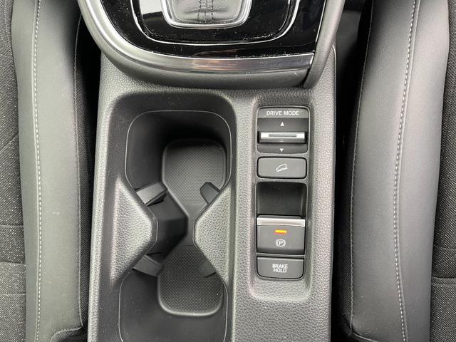 ヴェゼル e:HEV Z メーカー保証付き 1オーナー 禁煙車 ホンダセンシング ホンダコネクト 置くだけ充電 ドラレコ シートヒーター パワーバックドア ステアリングヒーター BSM パドルシフト Aライト ウインカーミラー(31枚目)