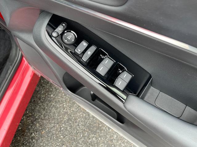 ヴェゼル e:HEV Z メーカー保証付き 1オーナー 禁煙車 ホンダセンシング ホンダコネクト 置くだけ充電 ドラレコ シートヒーター パワーバックドア ステアリングヒーター BSM パドルシフト Aライト ウインカーミラー(44枚目)