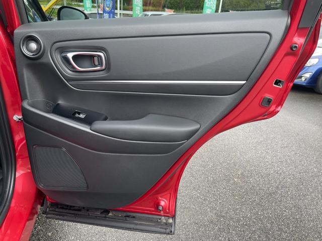 ヴェゼル e:HEV Z メーカー保証付き 1オーナー 禁煙車 ホンダセンシング ホンダコネクト 置くだけ充電 ドラレコ シートヒーター パワーバックドア ステアリングヒーター BSM パドルシフト Aライト ウインカーミラー(49枚目)