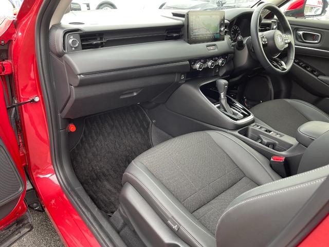 ヴェゼル e:HEV Z メーカー保証付き 1オーナー 禁煙車 ホンダセンシング ホンダコネクト 置くだけ充電 ドラレコ シートヒーター パワーバックドア ステアリングヒーター BSM パドルシフト Aライト ウインカーミラー(60枚目)