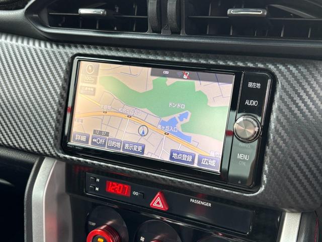 ８６ ＧＴ　アップル１年保証付き　ユーザー直接買取車　禁煙車　６速マニュアル　ＴＥＩＮ車高調　ブリッツマフラー　ＥＮＫＥＩ製１８ＡＷ　社外テール　トランクスポイラー　ナビＴＶ　Ｂカメラ　前後ドラレコ　２．０ＥＴＣ（13枚目）