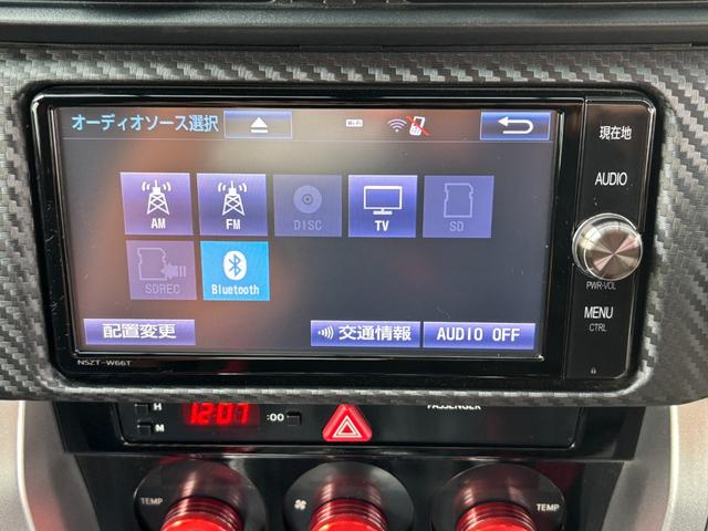 ８６ ＧＴ　アップル１年保証付き　ユーザー直接買取車　禁煙車　６速マニュアル　ＴＥＩＮ車高調　ブリッツマフラー　ＥＮＫＥＩ製１８ＡＷ　社外テール　トランクスポイラー　ナビＴＶ　Ｂカメラ　前後ドラレコ　２．０ＥＴＣ（15枚目）