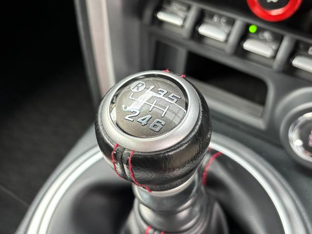 ８６ ＧＴ　アップル１年保証付き　ユーザー直接買取車　禁煙車　６速マニュアル　ＴＥＩＮ車高調　ブリッツマフラー　ＥＮＫＥＩ製１８ＡＷ　社外テール　トランクスポイラー　ナビＴＶ　Ｂカメラ　前後ドラレコ　２．０ＥＴＣ（16枚目）