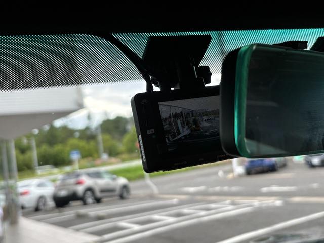 ８６ ＧＴ　アップル１年保証付き　ユーザー直接買取車　禁煙車　６速マニュアル　ＴＥＩＮ車高調　ブリッツマフラー　ＥＮＫＥＩ製１８ＡＷ　社外テール　トランクスポイラー　ナビＴＶ　Ｂカメラ　前後ドラレコ　２．０ＥＴＣ（17枚目）