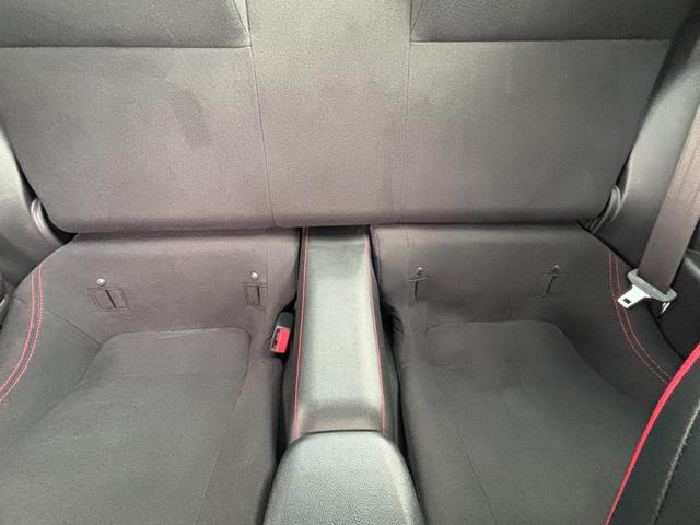 ８６ ＧＴ　アップル１年保証付き　ユーザー直接買取車　禁煙車　６速マニュアル　ＴＥＩＮ車高調　ブリッツマフラー　ＥＮＫＥＩ製１８ＡＷ　社外テール　トランクスポイラー　ナビＴＶ　Ｂカメラ　前後ドラレコ　２．０ＥＴＣ（32枚目）