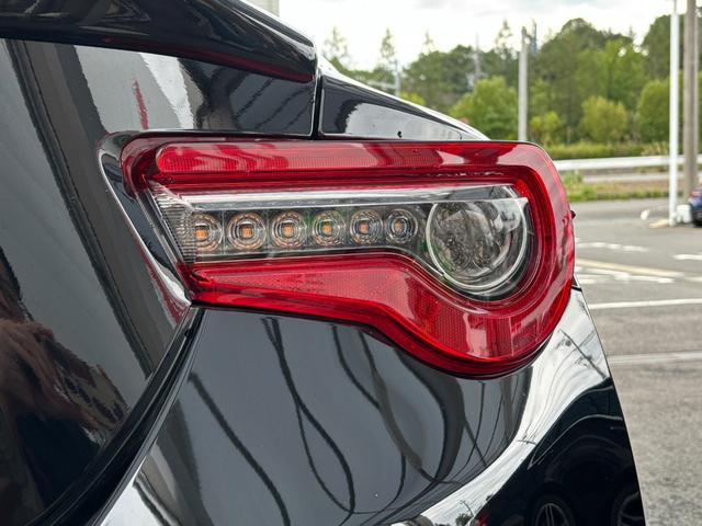 ８６ ＧＴ　アップル１年保証付き　ユーザー直接買取車　禁煙車　６速マニュアル　ＴＥＩＮ車高調　ブリッツマフラー　ＥＮＫＥＩ製１８ＡＷ　社外テール　トランクスポイラー　ナビＴＶ　Ｂカメラ　前後ドラレコ　２．０ＥＴＣ（48枚目）