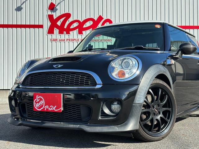 ＭＩＮＩ クーパーＳ　ユーザー直接買取車　禁煙車　ＪＣＷスポーツＰＫＧ　サンルーフ　社外１８インチＡＷ　キーレス　ＥＴＣ　パドルシフト　カーボンドアミラーカバー　リアスポイラー　プッシュスタート　車検令和９年５月まで（7枚目）