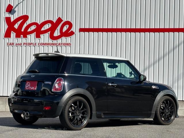 ＭＩＮＩ クーパーＳ　ユーザー直接買取車　禁煙車　ＪＣＷスポーツＰＫＧ　サンルーフ　社外１８インチＡＷ　キーレス　ＥＴＣ　パドルシフト　カーボンドアミラーカバー　リアスポイラー　プッシュスタート　車検令和９年５月まで（9枚目）