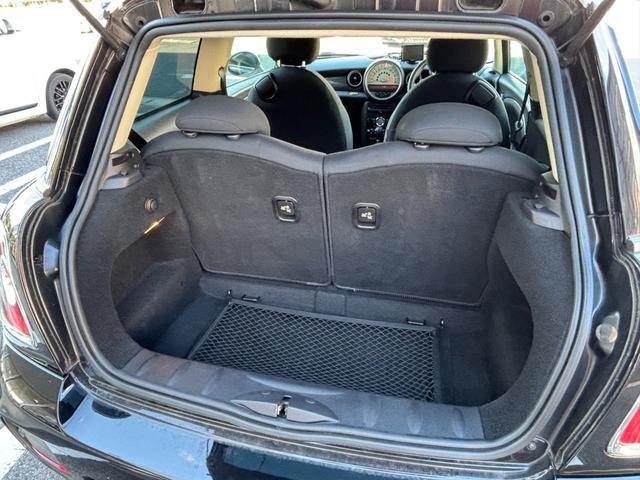 ＭＩＮＩ クーパーＳ　ユーザー直接買取車　禁煙車　ＪＣＷスポーツＰＫＧ　サンルーフ　社外１８インチＡＷ　キーレス　ＥＴＣ　パドルシフト　カーボンドアミラーカバー　リアスポイラー　プッシュスタート　車検令和９年５月まで（18枚目）