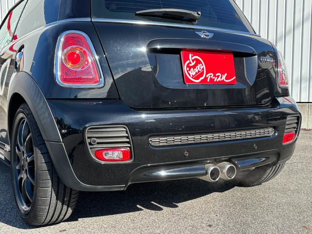 ＭＩＮＩ クーパーＳ　ユーザー直接買取車　禁煙車　ＪＣＷスポーツＰＫＧ　サンルーフ　社外１８インチＡＷ　キーレス　ＥＴＣ　パドルシフト　カーボンドアミラーカバー　リアスポイラー　プッシュスタート　車検令和９年５月まで（22枚目）