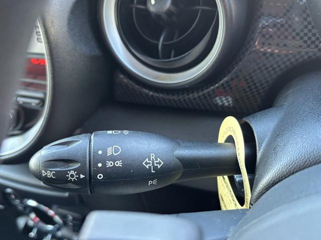 ＭＩＮＩ クーパーＳ　ユーザー直接買取車　禁煙車　ＪＣＷスポーツＰＫＧ　サンルーフ　社外１８インチＡＷ　キーレス　ＥＴＣ　パドルシフト　カーボンドアミラーカバー　リアスポイラー　プッシュスタート　車検令和９年５月まで（25枚目）