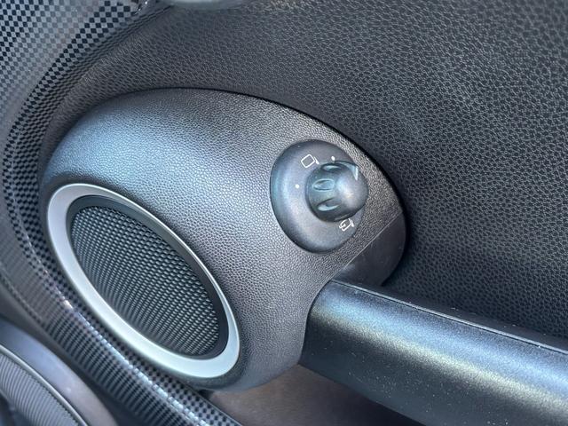 ＭＩＮＩ クーパーＳ　ユーザー直接買取車　禁煙車　ＪＣＷスポーツＰＫＧ　サンルーフ　社外１８インチＡＷ　キーレス　ＥＴＣ　パドルシフト　カーボンドアミラーカバー　リアスポイラー　プッシュスタート　車検令和９年５月まで（27枚目）