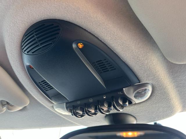 ＭＩＮＩ クーパーＳ　ユーザー直接買取車　禁煙車　ＪＣＷスポーツＰＫＧ　サンルーフ　社外１８インチＡＷ　キーレス　ＥＴＣ　パドルシフト　カーボンドアミラーカバー　リアスポイラー　プッシュスタート　車検令和９年５月まで（29枚目）