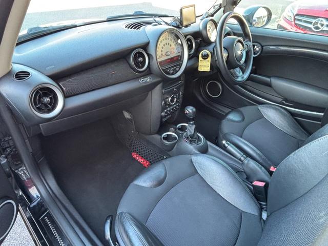 ＭＩＮＩ クーパーＳ　ユーザー直接買取車　禁煙車　ＪＣＷスポーツＰＫＧ　サンルーフ　社外１８インチＡＷ　キーレス　ＥＴＣ　パドルシフト　カーボンドアミラーカバー　リアスポイラー　プッシュスタート　車検令和９年５月まで（35枚目）