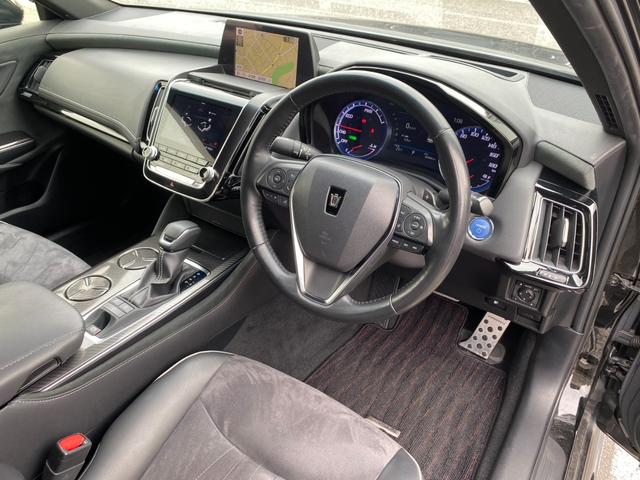 クラウンハイブリッド ＲＳアドバンス　メーカーナビ　禁煙車　フルセグＴＶ　バックカメラ　ムーンルーフ　社外１９ＡＷ　３眼ＬＥＤ　ＢＳＭ　ＡＣＣ　ＨＵＤ　カードキー　パワーシート　ＡＣ１００Ｖ　パドルシフト　オートハイビーム　プリクラッシュ（8枚目）