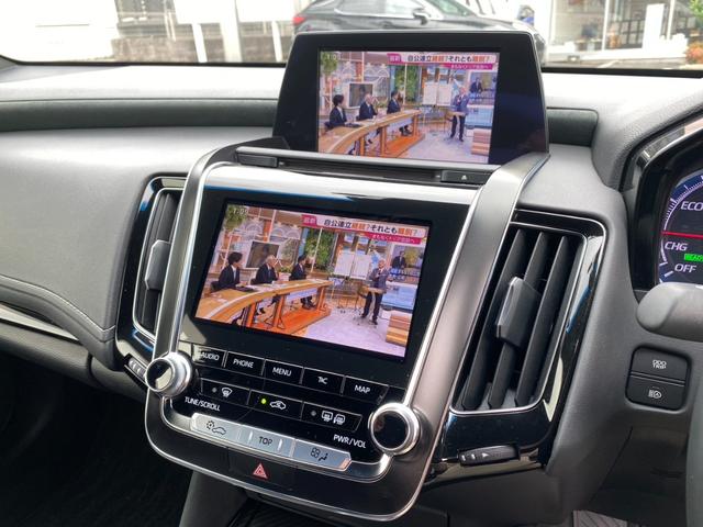 クラウンハイブリッド ＲＳアドバンス　メーカーナビ　禁煙車　フルセグＴＶ　バックカメラ　ムーンルーフ　社外１９ＡＷ　３眼ＬＥＤ　ＢＳＭ　ＡＣＣ　ＨＵＤ　カードキー　パワーシート　ＡＣ１００Ｖ　パドルシフト　オートハイビーム　プリクラッシュ（10枚目）