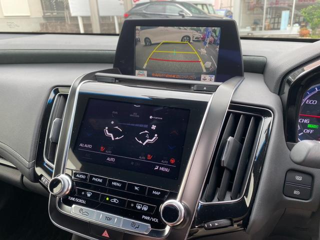 クラウンハイブリッド ＲＳアドバンス　メーカーナビ　禁煙車　フルセグＴＶ　バックカメラ　ムーンルーフ　社外１９ＡＷ　３眼ＬＥＤ　ＢＳＭ　ＡＣＣ　ＨＵＤ　カードキー　パワーシート　ＡＣ１００Ｖ　パドルシフト　オートハイビーム　プリクラッシュ（11枚目）