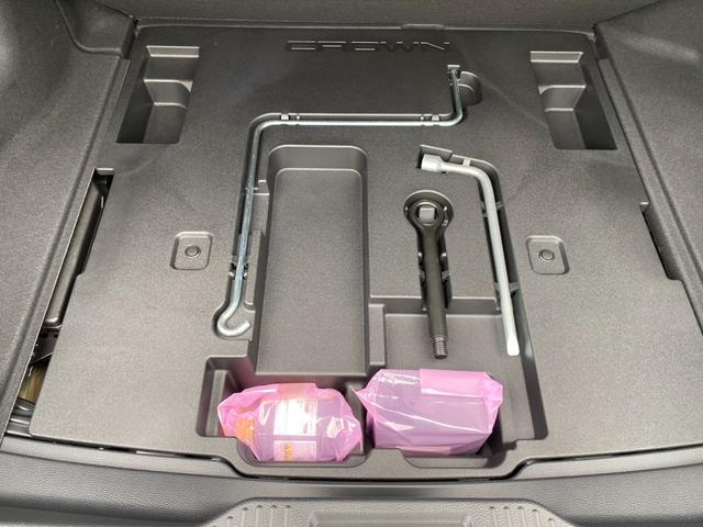 クラウンハイブリッド ＲＳアドバンス　メーカーナビ　禁煙車　フルセグＴＶ　バックカメラ　ムーンルーフ　社外１９ＡＷ　３眼ＬＥＤ　ＢＳＭ　ＡＣＣ　ＨＵＤ　カードキー　パワーシート　ＡＣ１００Ｖ　パドルシフト　オートハイビーム　プリクラッシュ（16枚目）