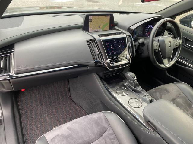 クラウンハイブリッド ＲＳアドバンス　メーカーナビ　禁煙車　フルセグＴＶ　バックカメラ　ムーンルーフ　社外１９ＡＷ　３眼ＬＥＤ　ＢＳＭ　ＡＣＣ　ＨＵＤ　カードキー　パワーシート　ＡＣ１００Ｖ　パドルシフト　オートハイビーム　プリクラッシュ（17枚目）