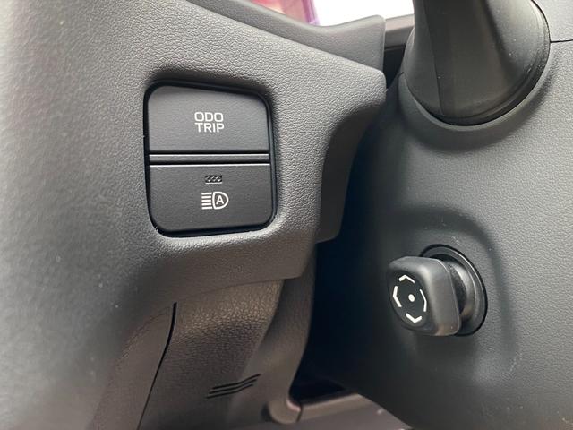 クラウンハイブリッド ＲＳアドバンス　メーカーナビ　禁煙車　フルセグＴＶ　バックカメラ　ムーンルーフ　社外１９ＡＷ　３眼ＬＥＤ　ＢＳＭ　ＡＣＣ　ＨＵＤ　カードキー　パワーシート　ＡＣ１００Ｖ　パドルシフト　オートハイビーム　プリクラッシュ（22枚目）