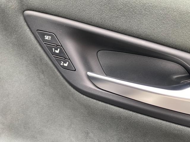 クラウンハイブリッド ＲＳアドバンス　メーカーナビ　禁煙車　フルセグＴＶ　バックカメラ　ムーンルーフ　社外１９ＡＷ　３眼ＬＥＤ　ＢＳＭ　ＡＣＣ　ＨＵＤ　カードキー　パワーシート　ＡＣ１００Ｖ　パドルシフト　オートハイビーム　プリクラッシュ（30枚目）