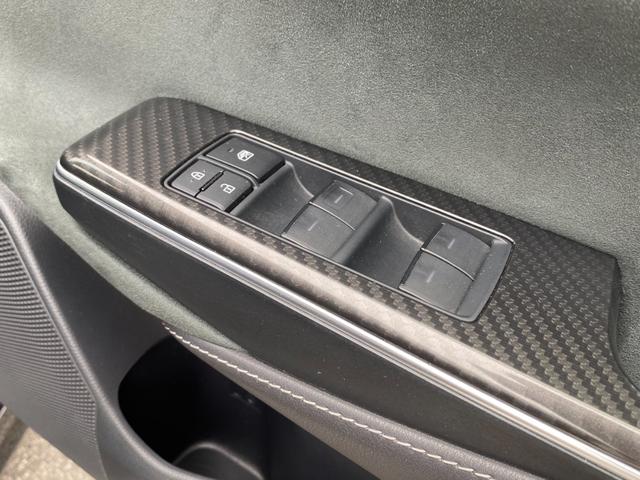 クラウンハイブリッド ＲＳアドバンス　メーカーナビ　禁煙車　フルセグＴＶ　バックカメラ　ムーンルーフ　社外１９ＡＷ　３眼ＬＥＤ　ＢＳＭ　ＡＣＣ　ＨＵＤ　カードキー　パワーシート　ＡＣ１００Ｖ　パドルシフト　オートハイビーム　プリクラッシュ（32枚目）