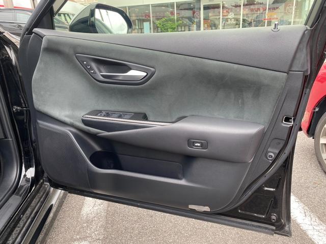 クラウンハイブリッド ＲＳアドバンス　メーカーナビ　禁煙車　フルセグＴＶ　バックカメラ　ムーンルーフ　社外１９ＡＷ　３眼ＬＥＤ　ＢＳＭ　ＡＣＣ　ＨＵＤ　カードキー　パワーシート　ＡＣ１００Ｖ　パドルシフト　オートハイビーム　プリクラッシュ（33枚目）