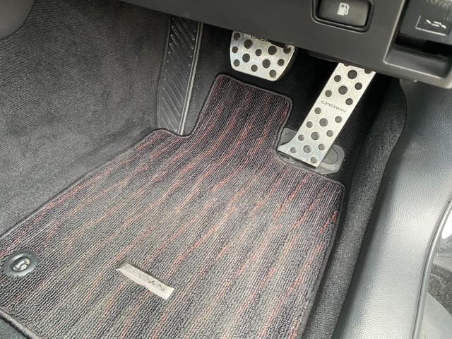 クラウンハイブリッド ＲＳアドバンス　メーカーナビ　禁煙車　フルセグＴＶ　バックカメラ　ムーンルーフ　社外１９ＡＷ　３眼ＬＥＤ　ＢＳＭ　ＡＣＣ　ＨＵＤ　カードキー　パワーシート　ＡＣ１００Ｖ　パドルシフト　オートハイビーム　プリクラッシュ（36枚目）