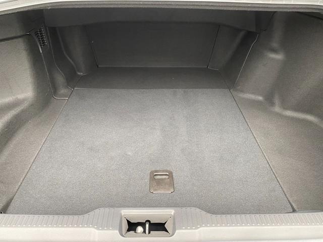 クラウンハイブリッド ＲＳアドバンス　メーカーナビ　禁煙車　フルセグＴＶ　バックカメラ　ムーンルーフ　社外１９ＡＷ　３眼ＬＥＤ　ＢＳＭ　ＡＣＣ　ＨＵＤ　カードキー　パワーシート　ＡＣ１００Ｖ　パドルシフト　オートハイビーム　プリクラッシュ（43枚目）