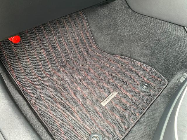 クラウンハイブリッド ＲＳアドバンス　メーカーナビ　禁煙車　フルセグＴＶ　バックカメラ　ムーンルーフ　社外１９ＡＷ　３眼ＬＥＤ　ＢＳＭ　ＡＣＣ　ＨＵＤ　カードキー　パワーシート　ＡＣ１００Ｖ　パドルシフト　オートハイビーム　プリクラッシュ（54枚目）