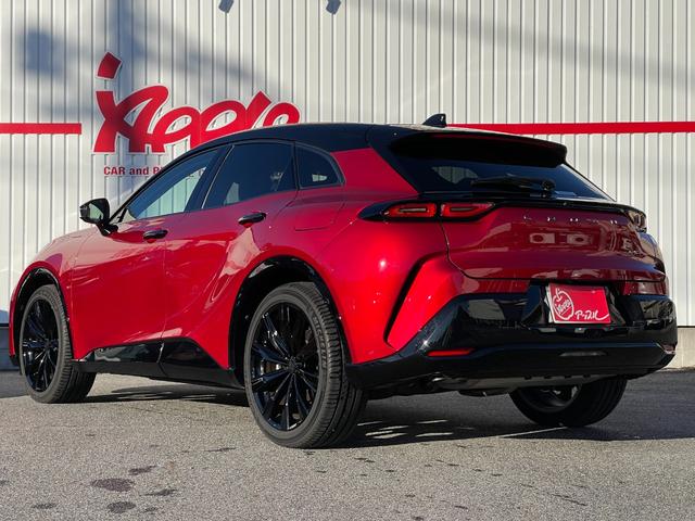 クラウンスポーツ Ｚ　Ｚ（５名）メーカー保証付き　ワンオーナー　禁煙車　セーフティセンス　ＢＳＭ　ソナー　純正ナビ　フルセグ　バックカメラ　全周囲カメラ　ＡＣ１００Ｖ　ＥＴＣ　置くだけ充電　シートエアコン　パワーバックドア（3枚目）