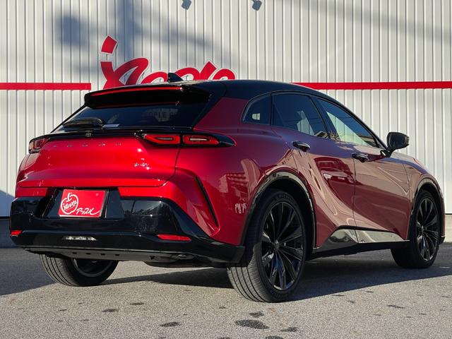 クラウンスポーツ Ｚ　Ｚ（５名）メーカー保証付き　ワンオーナー　禁煙車　セーフティセンス　ＢＳＭ　ソナー　純正ナビ　フルセグ　バックカメラ　全周囲カメラ　ＡＣ１００Ｖ　ＥＴＣ　置くだけ充電　シートエアコン　パワーバックドア（5枚目）