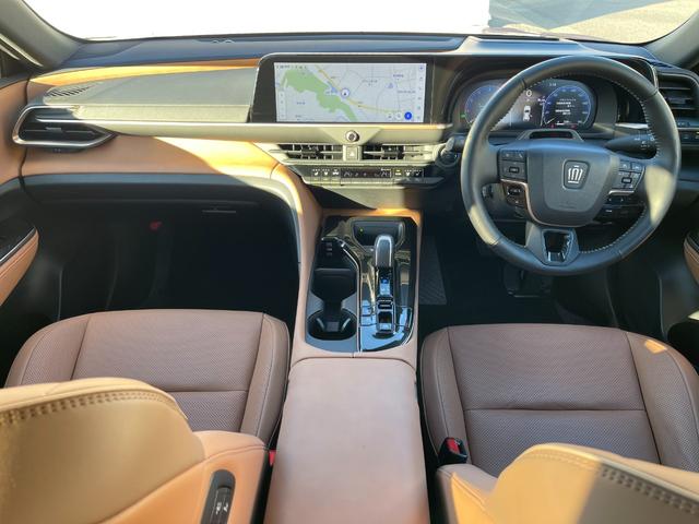 クラウンスポーツ Ｚ　Ｚ（５名）メーカー保証付き　ワンオーナー　禁煙車　セーフティセンス　ＢＳＭ　ソナー　純正ナビ　フルセグ　バックカメラ　全周囲カメラ　ＡＣ１００Ｖ　ＥＴＣ　置くだけ充電　シートエアコン　パワーバックドア（9枚目）