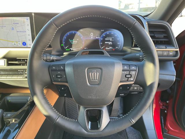 クラウンスポーツ Ｚ　Ｚ（５名）メーカー保証付き　ワンオーナー　禁煙車　セーフティセンス　ＢＳＭ　ソナー　純正ナビ　フルセグ　バックカメラ　全周囲カメラ　ＡＣ１００Ｖ　ＥＴＣ　置くだけ充電　シートエアコン　パワーバックドア（11枚目）