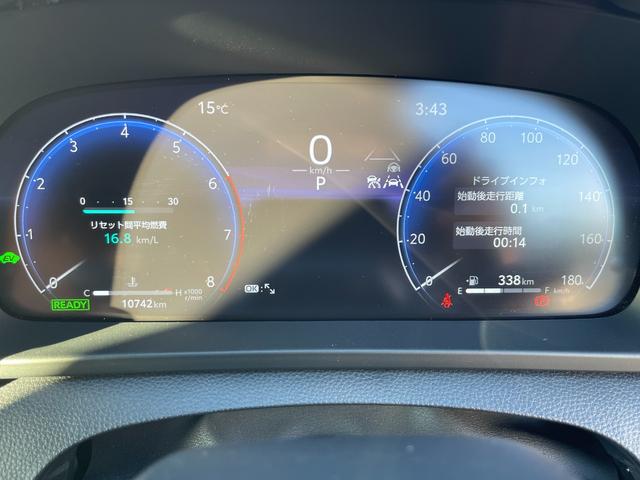 クラウンスポーツ Ｚ　Ｚ（５名）メーカー保証付き　ワンオーナー　禁煙車　セーフティセンス　ＢＳＭ　ソナー　純正ナビ　フルセグ　バックカメラ　全周囲カメラ　ＡＣ１００Ｖ　ＥＴＣ　置くだけ充電　シートエアコン　パワーバックドア（12枚目）