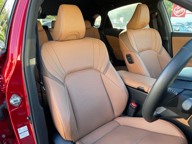 クラウンスポーツ Ｚ　Ｚ（５名）メーカー保証付き　ワンオーナー　禁煙車　セーフティセンス　ＢＳＭ　ソナー　純正ナビ　フルセグ　バックカメラ　全周囲カメラ　ＡＣ１００Ｖ　ＥＴＣ　置くだけ充電　シートエアコン　パワーバックドア（14枚目）