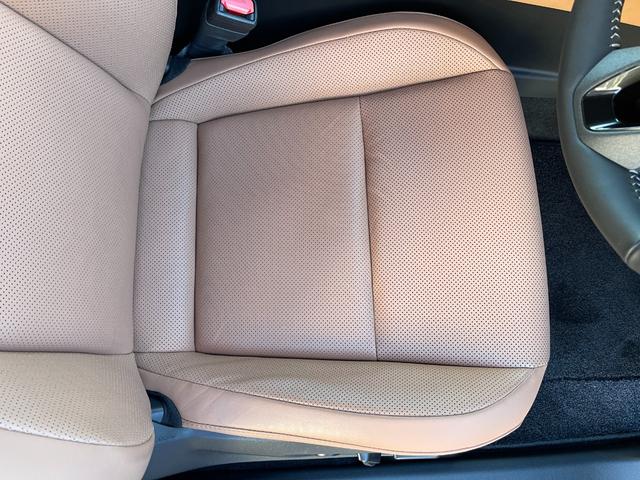 クラウンスポーツ Ｚ　Ｚ（５名）メーカー保証付き　ワンオーナー　禁煙車　セーフティセンス　ＢＳＭ　ソナー　純正ナビ　フルセグ　バックカメラ　全周囲カメラ　ＡＣ１００Ｖ　ＥＴＣ　置くだけ充電　シートエアコン　パワーバックドア（38枚目）