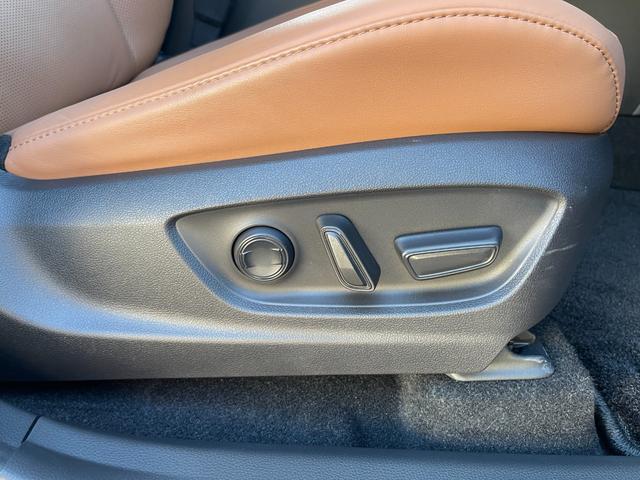 クラウンスポーツ Ｚ　Ｚ（５名）メーカー保証付き　ワンオーナー　禁煙車　セーフティセンス　ＢＳＭ　ソナー　純正ナビ　フルセグ　バックカメラ　全周囲カメラ　ＡＣ１００Ｖ　ＥＴＣ　置くだけ充電　シートエアコン　パワーバックドア（39枚目）