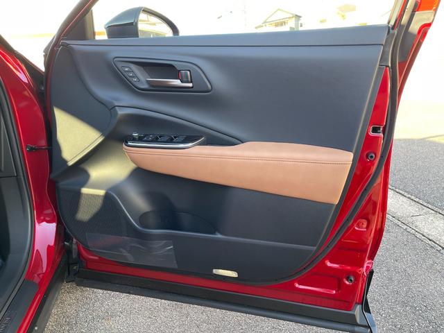 クラウンスポーツ Ｚ　Ｚ（５名）メーカー保証付き　ワンオーナー　禁煙車　セーフティセンス　ＢＳＭ　ソナー　純正ナビ　フルセグ　バックカメラ　全周囲カメラ　ＡＣ１００Ｖ　ＥＴＣ　置くだけ充電　シートエアコン　パワーバックドア（41枚目）