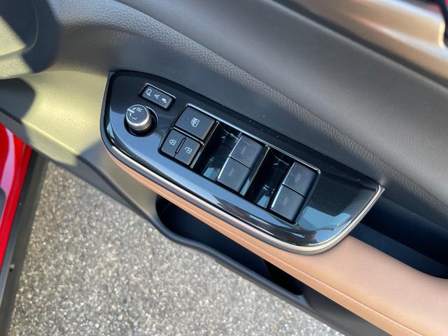 クラウンスポーツ Ｚ　Ｚ（５名）メーカー保証付き　ワンオーナー　禁煙車　セーフティセンス　ＢＳＭ　ソナー　純正ナビ　フルセグ　バックカメラ　全周囲カメラ　ＡＣ１００Ｖ　ＥＴＣ　置くだけ充電　シートエアコン　パワーバックドア（42枚目）