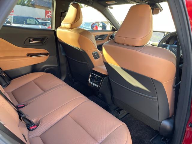 クラウンスポーツ Ｚ　Ｚ（５名）メーカー保証付き　ワンオーナー　禁煙車　セーフティセンス　ＢＳＭ　ソナー　純正ナビ　フルセグ　バックカメラ　全周囲カメラ　ＡＣ１００Ｖ　ＥＴＣ　置くだけ充電　シートエアコン　パワーバックドア（43枚目）