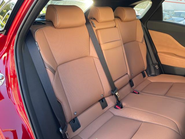 クラウンスポーツ Ｚ　Ｚ（５名）メーカー保証付き　ワンオーナー　禁煙車　セーフティセンス　ＢＳＭ　ソナー　純正ナビ　フルセグ　バックカメラ　全周囲カメラ　ＡＣ１００Ｖ　ＥＴＣ　置くだけ充電　シートエアコン　パワーバックドア（44枚目）